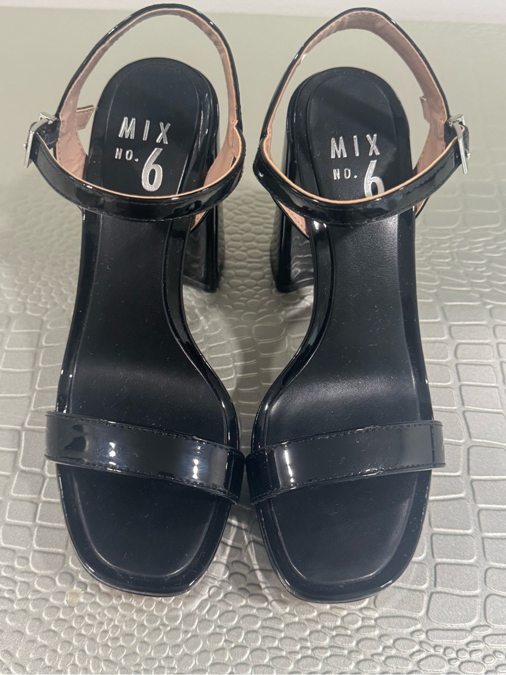 Mix No. 6 Glossy Black Patent Slingback Block Heels NWOT